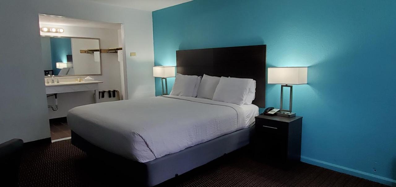 Travelodge By Wyndham Livonia Canton Novi Detroit Area Kültér fotó