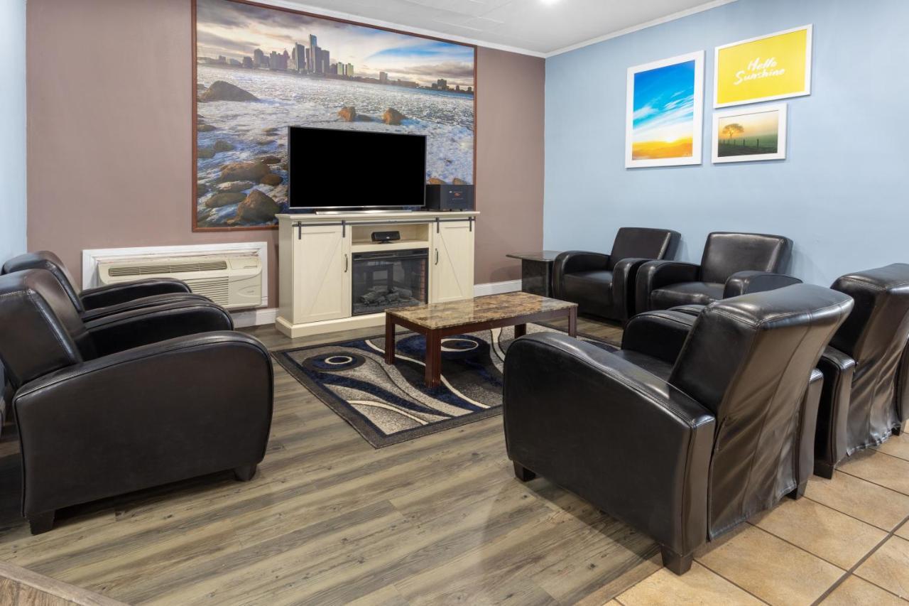 Travelodge By Wyndham Livonia Canton Novi Detroit Area Kültér fotó
