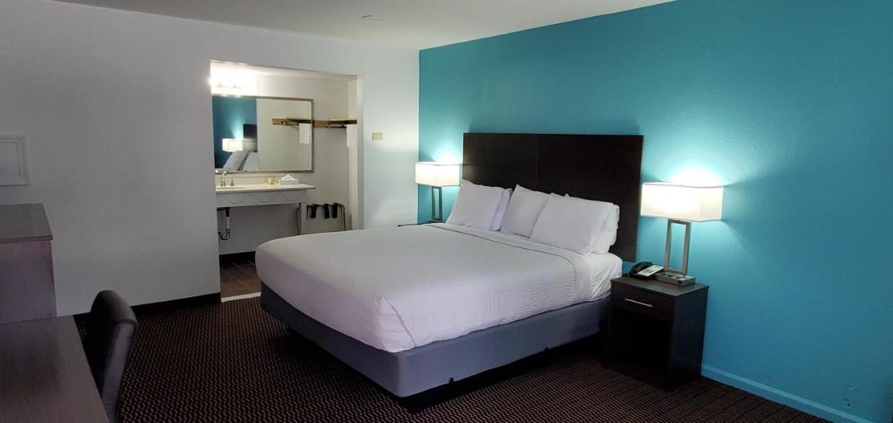 Travelodge By Wyndham Livonia Canton Novi Detroit Area Kültér fotó