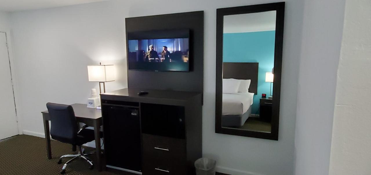 Travelodge By Wyndham Livonia Canton Novi Detroit Area Kültér fotó